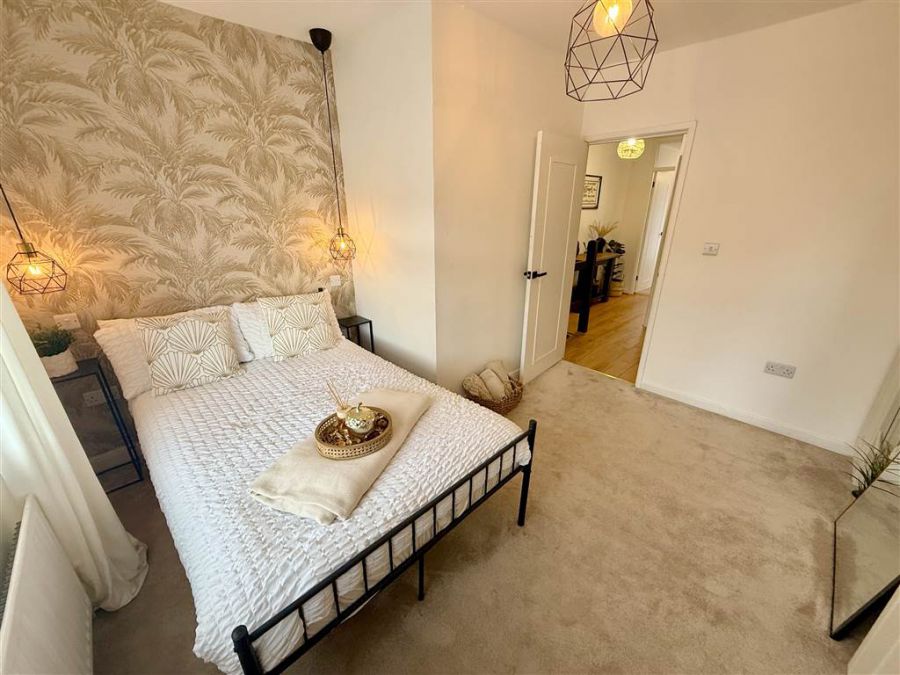 8 Heatherbell Street