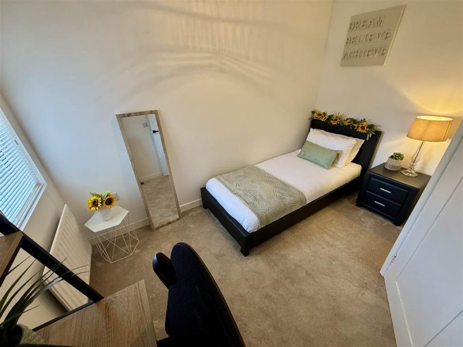 8 Heatherbell Street