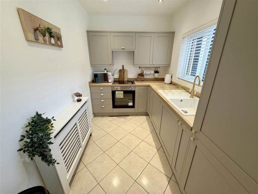 8 Heatherbell Street