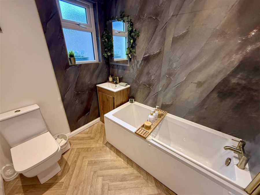 8 Heatherbell Street