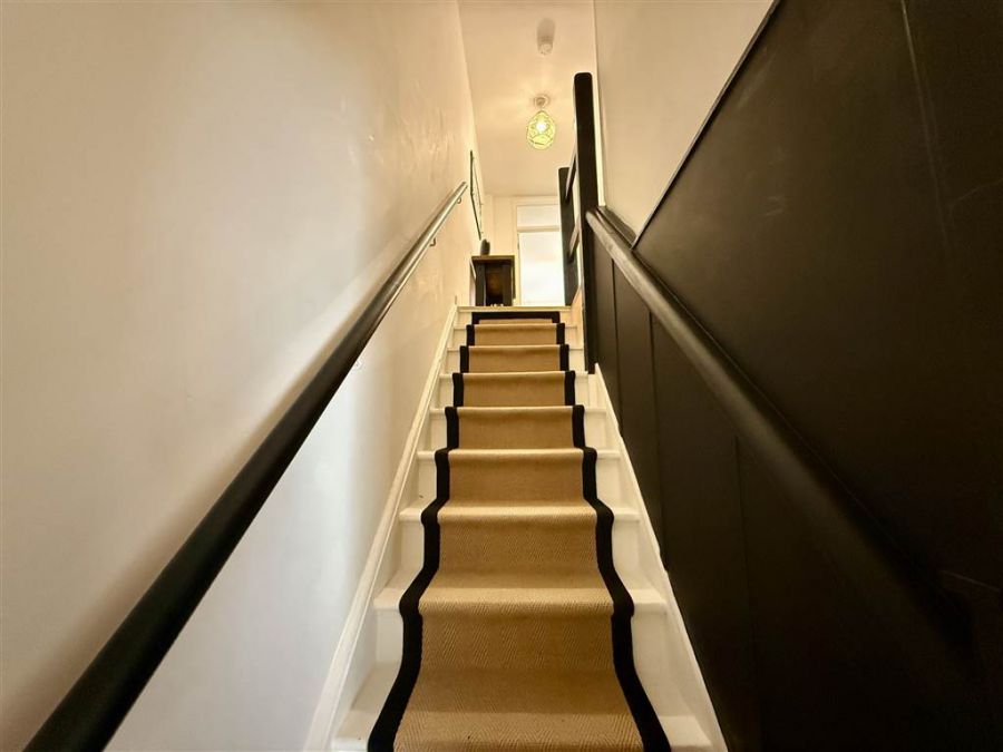 8 Heatherbell Street