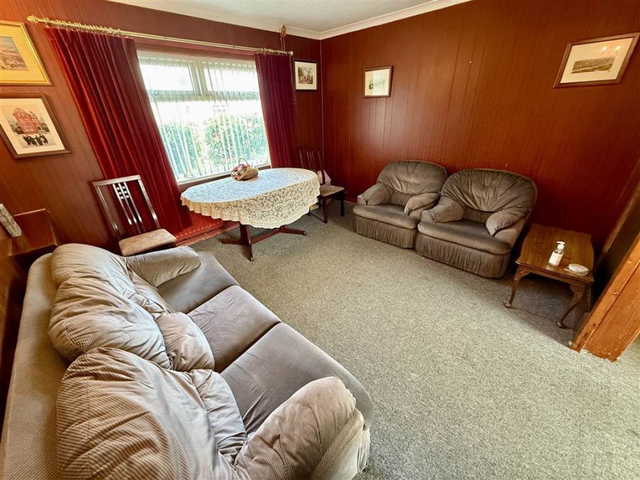 39 Downshire Park East