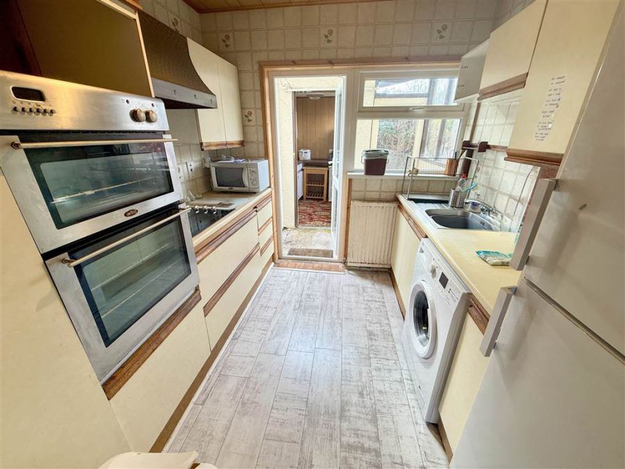 39 Downshire Park East