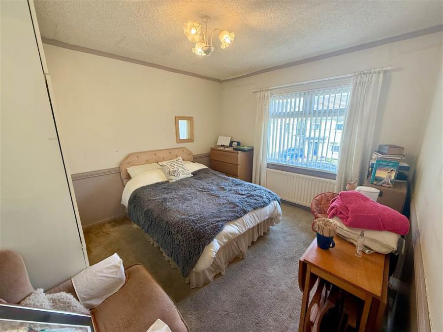 39 Downshire Park East