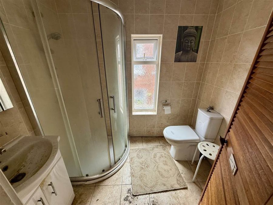 164 Ravenhill Avenue