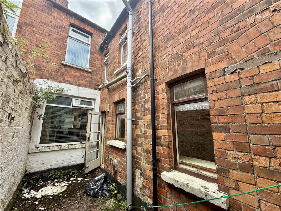 164 Ravenhill Avenue