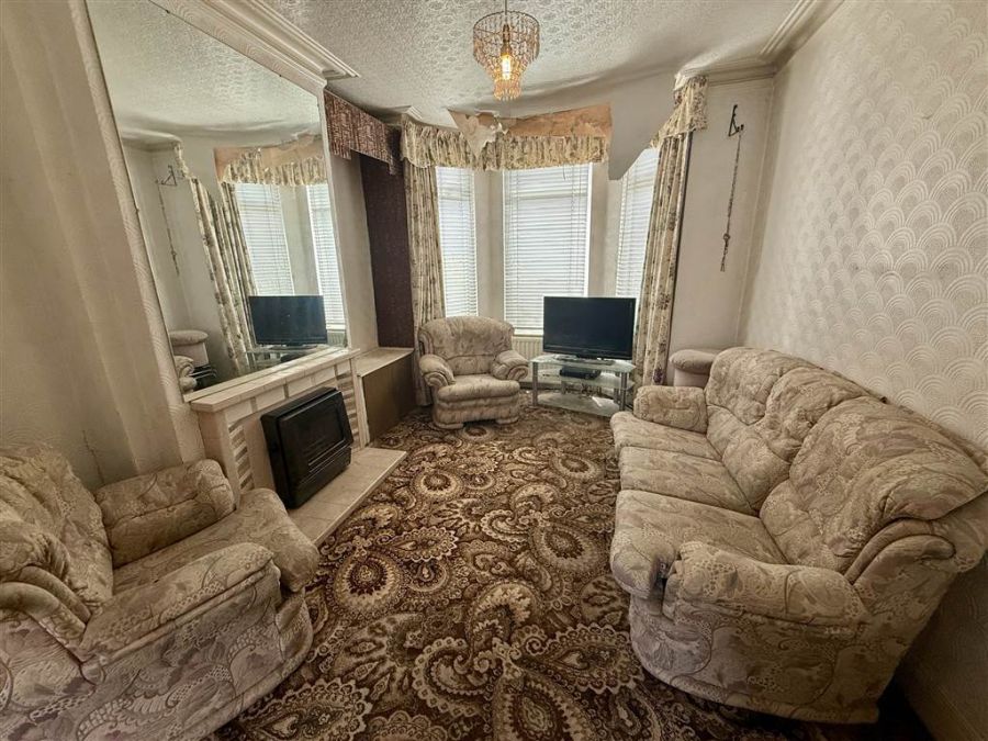 164 Ravenhill Avenue