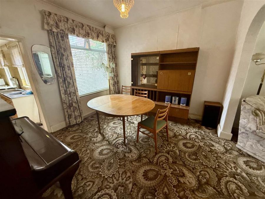 164 Ravenhill Avenue