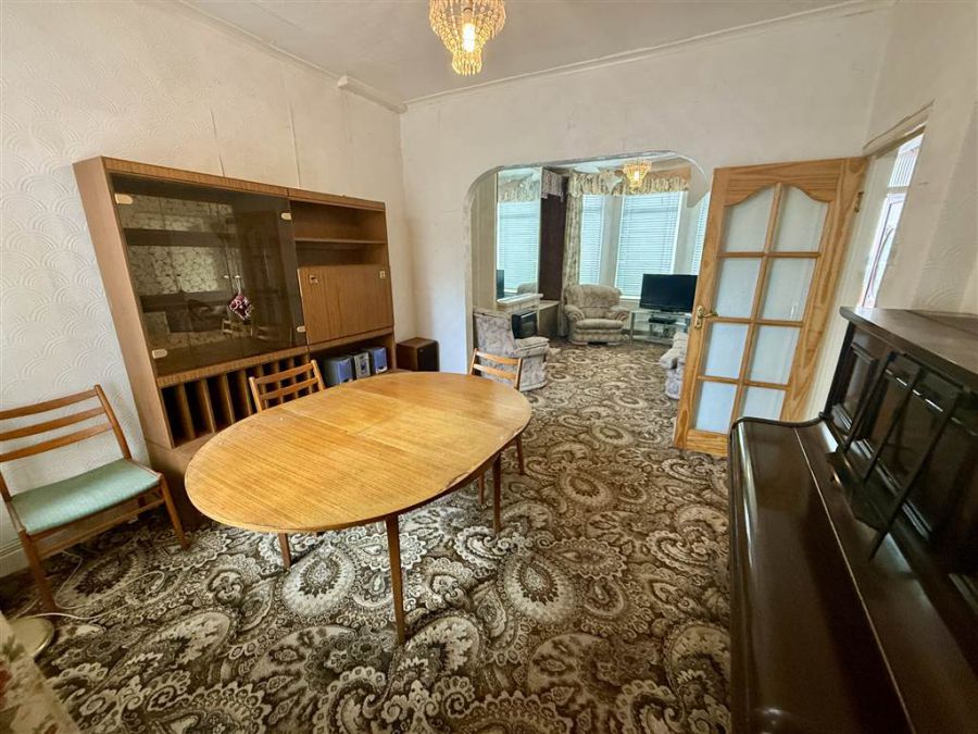 164 Ravenhill Avenue