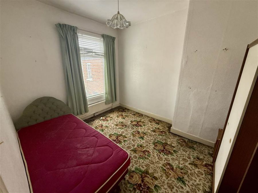 164 Ravenhill Avenue