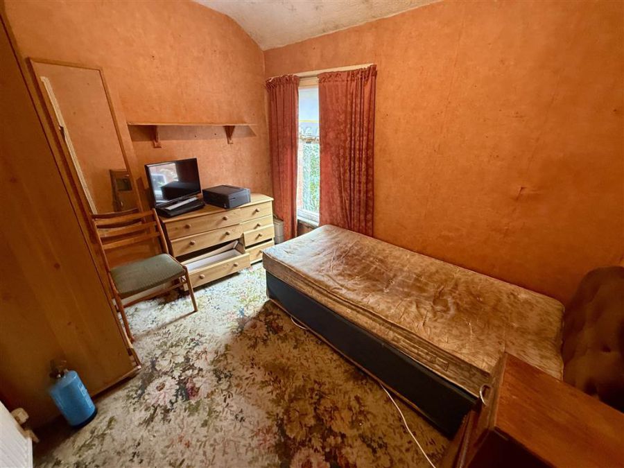 164 Ravenhill Avenue