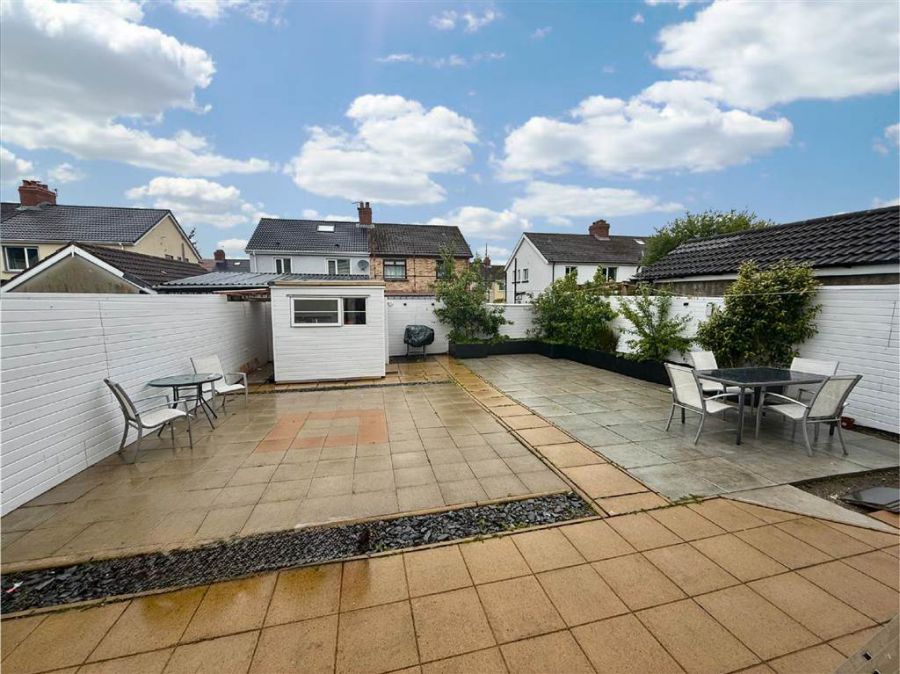28 Downshire Park Central