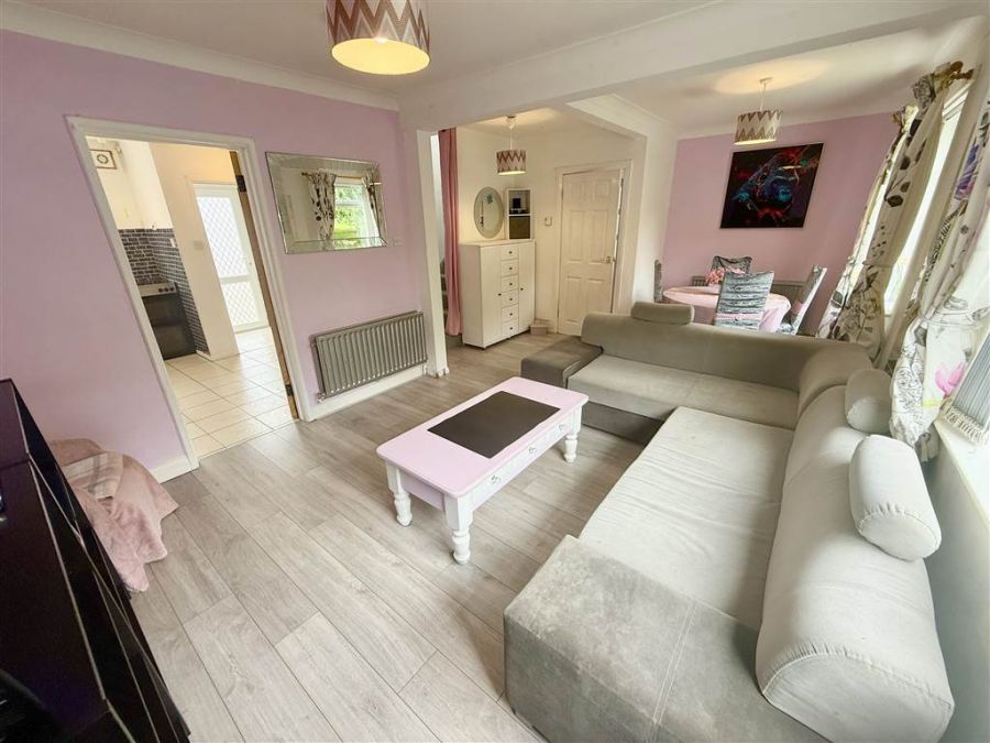 28 Downshire Park Central
