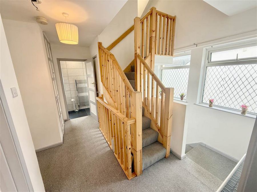 28 Downshire Park Central