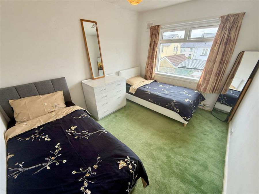 28 Downshire Park Central