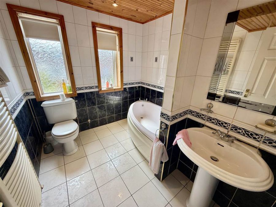 12 Lissan Close