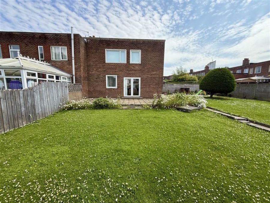12 Lissan Close
