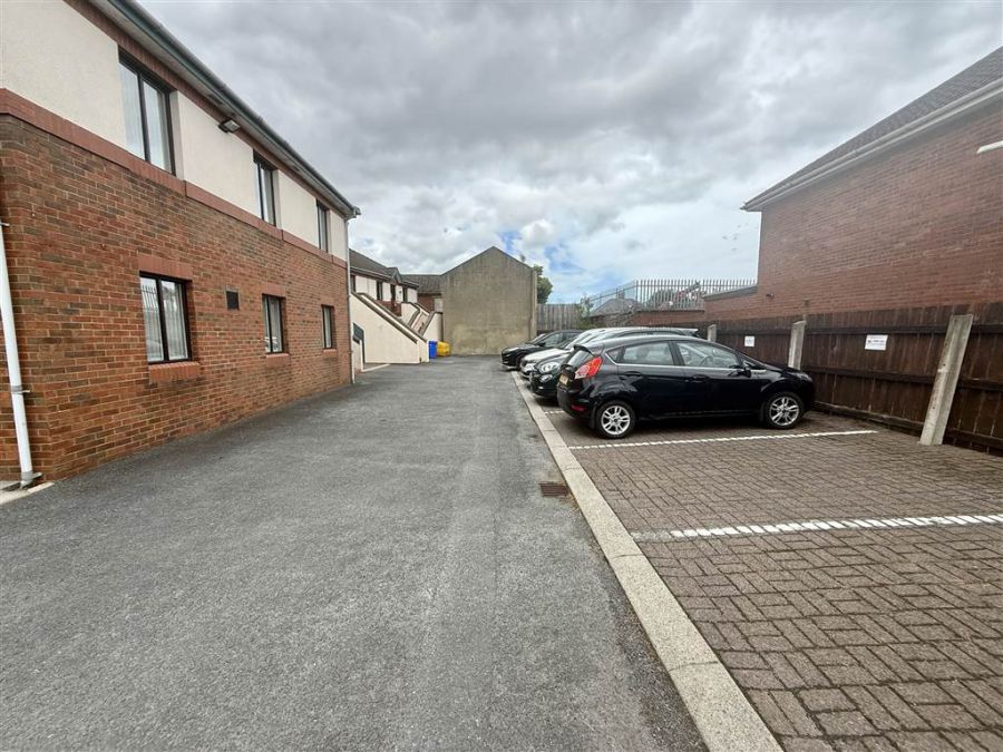 5 Lyndon Gate