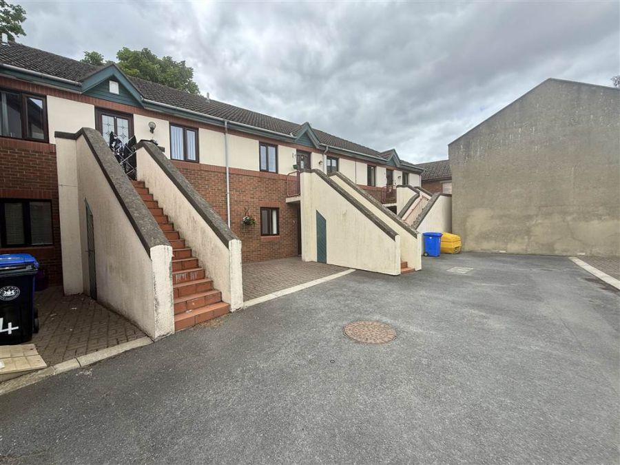 5 Lyndon Gate