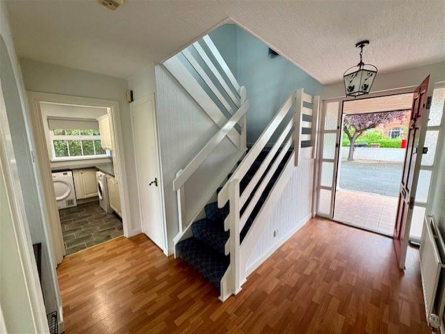 81 Ravenhill Park