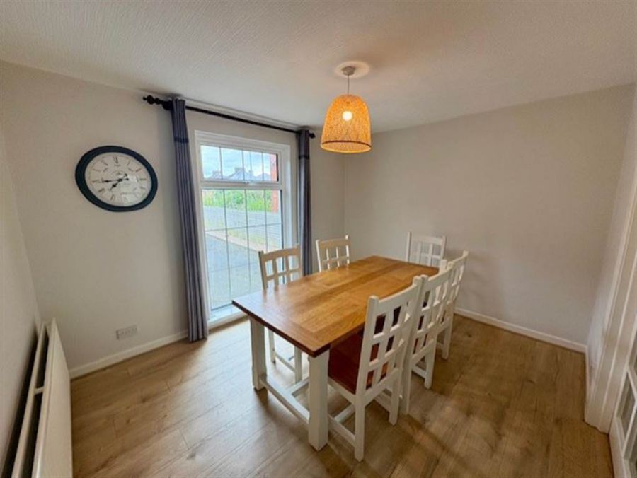 81 Ravenhill Park