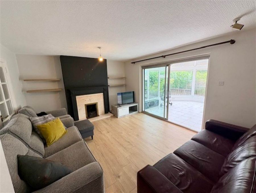 81 Ravenhill Park