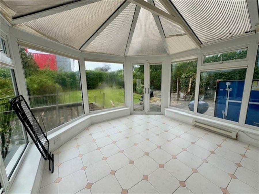 81 Ravenhill Park