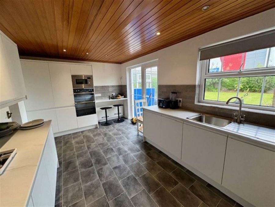 81 Ravenhill Park