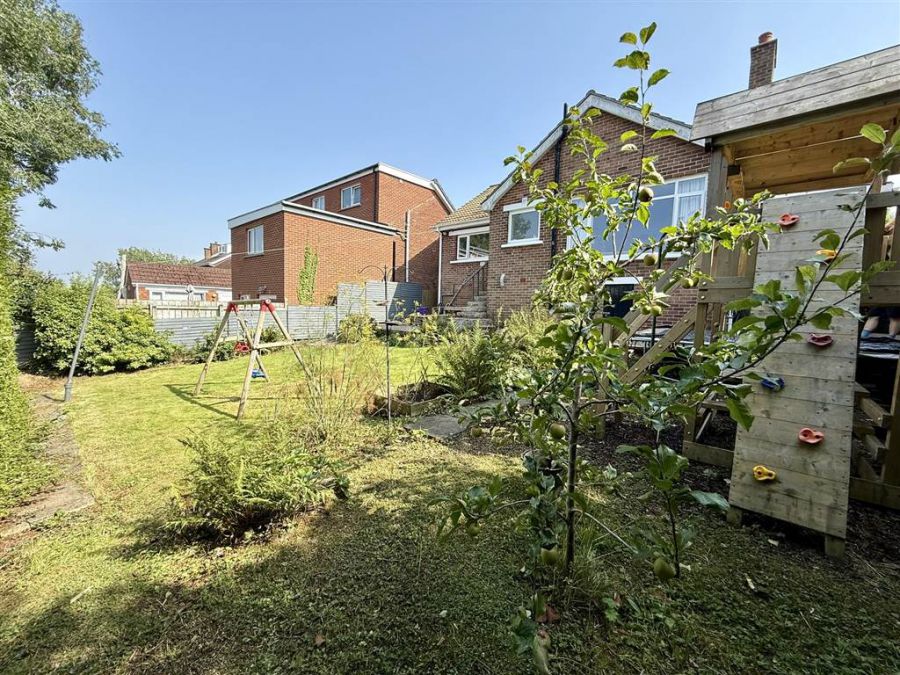 32 Moyne Park
