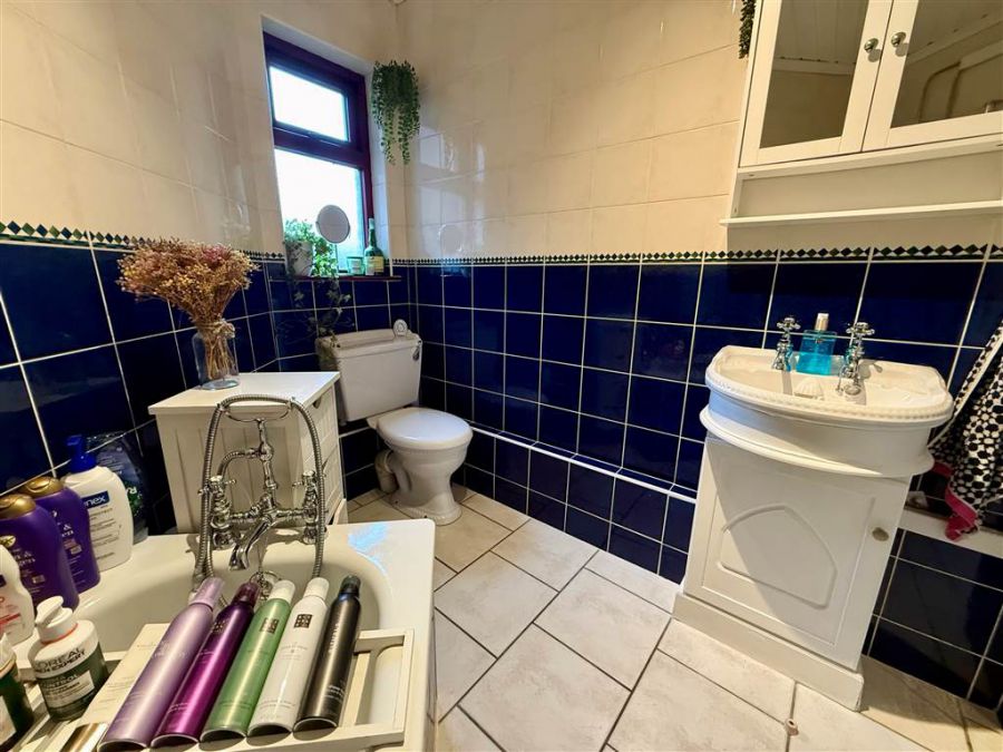 22B Lower Braniel Road