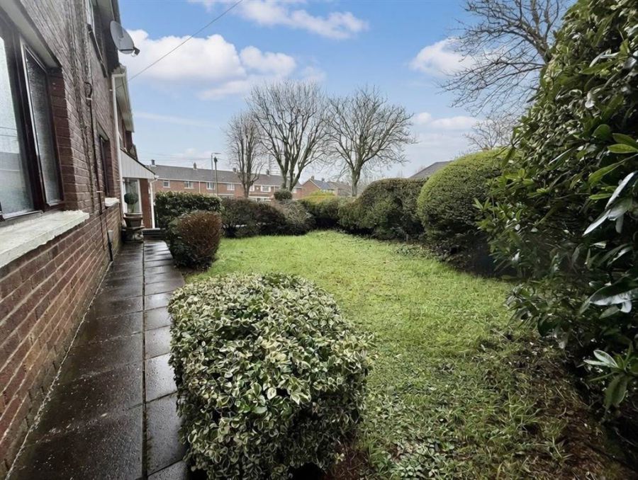 22B Lower Braniel Road