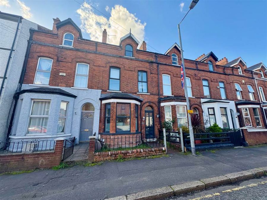 263 Ravenhill Avenue