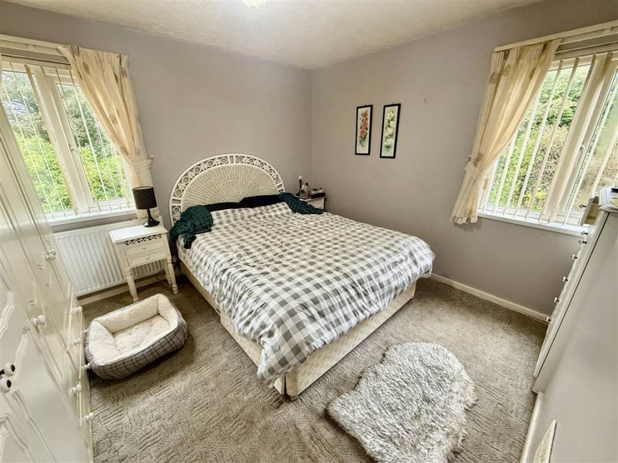 16 Arney Close