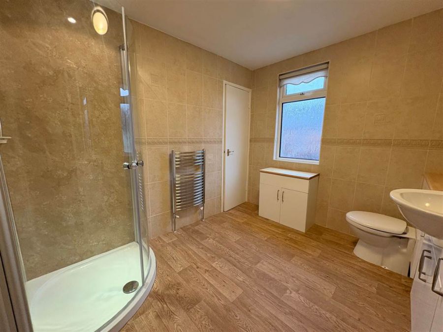 238 Ravenhill Avenue