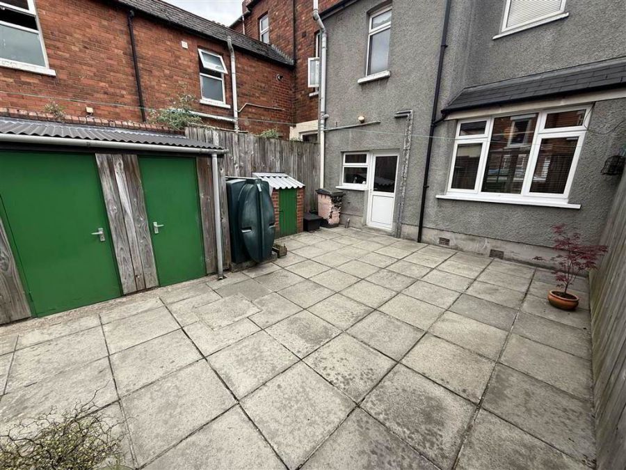 238 Ravenhill Avenue