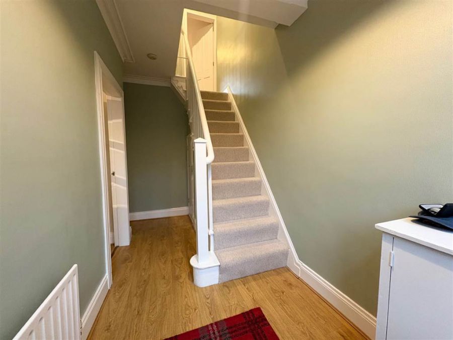 238 Ravenhill Avenue