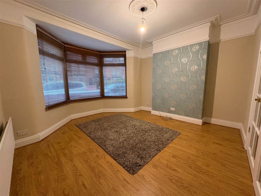 238 Ravenhill Avenue