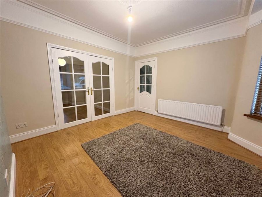 238 Ravenhill Avenue