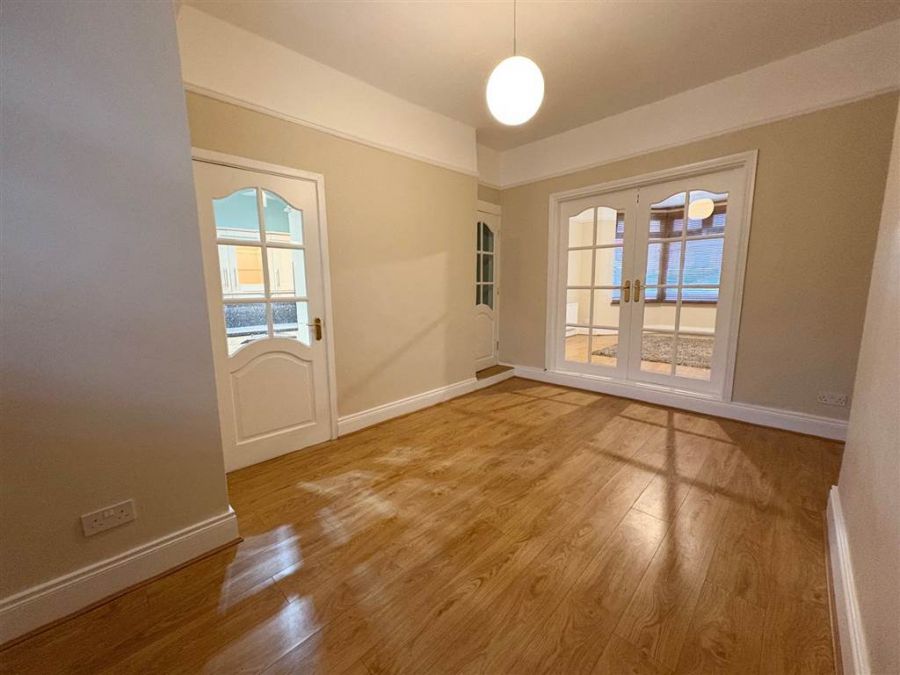 238 Ravenhill Avenue