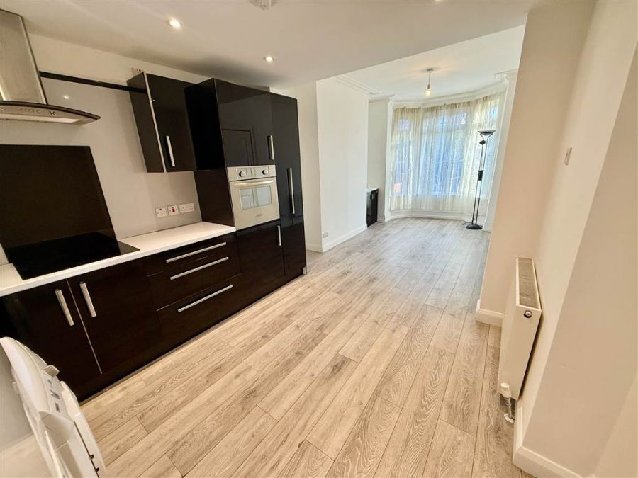 136 Connsbrook Avenue