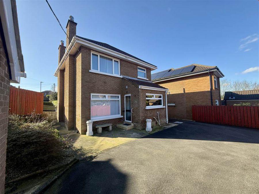 8 Willowbank Crescent