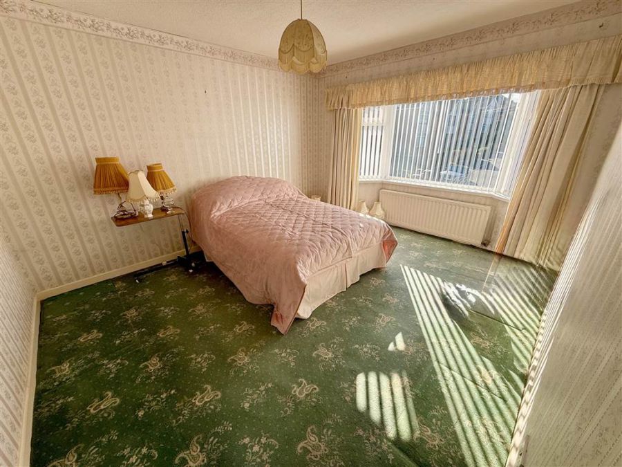 8 Willowbank Crescent