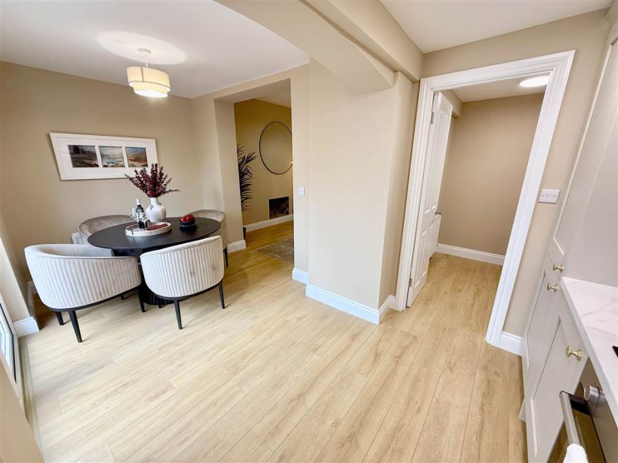 28 Loopland Crescent