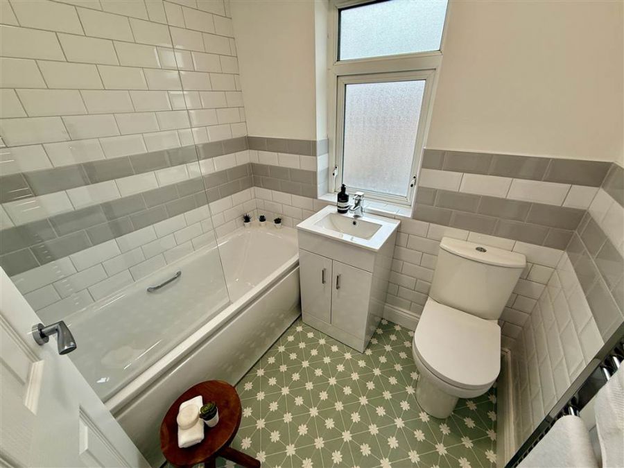 28 Loopland Crescent