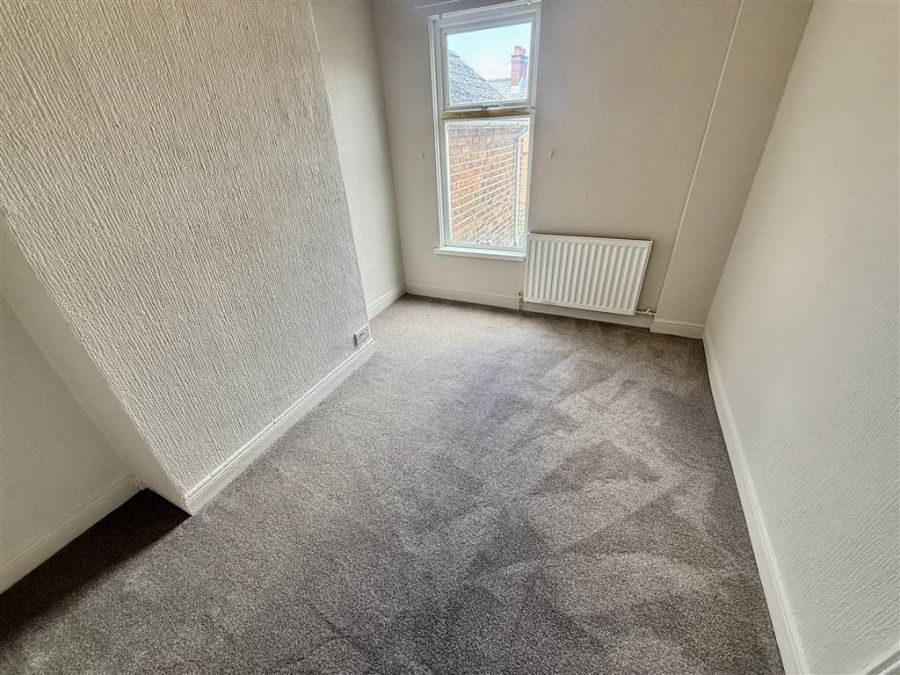 260 Ravenhill Avenue