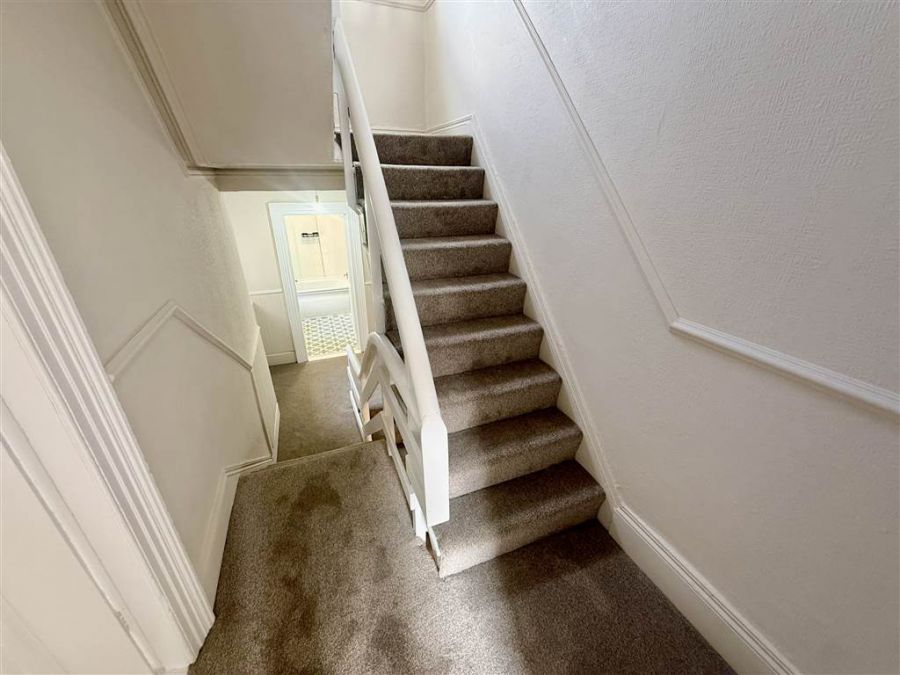 260 Ravenhill Avenue