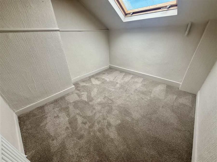 260 Ravenhill Avenue