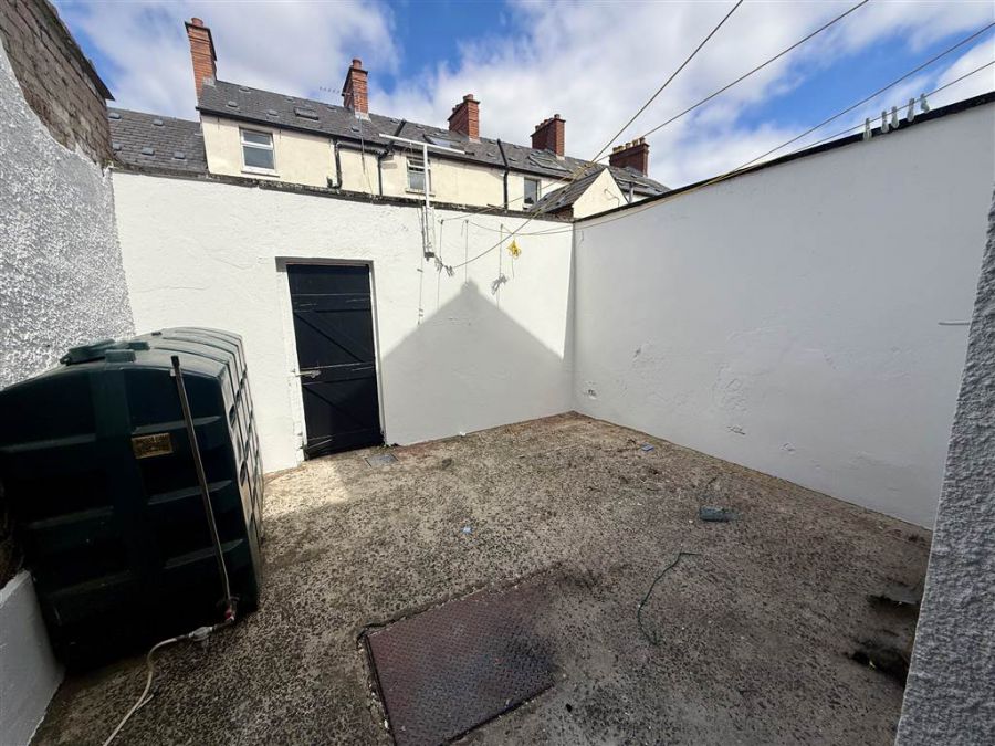 260 Ravenhill Avenue