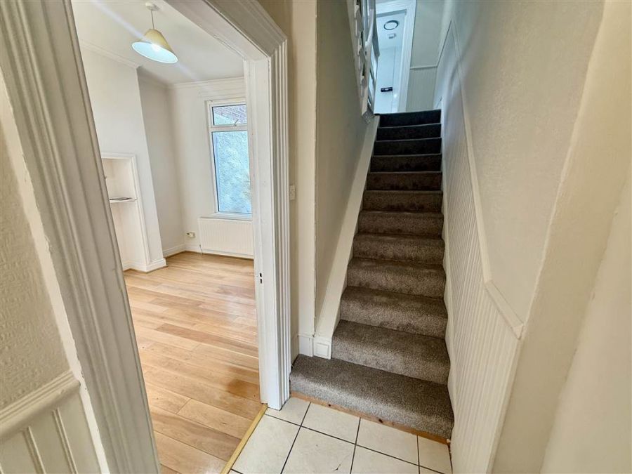 260 Ravenhill Avenue