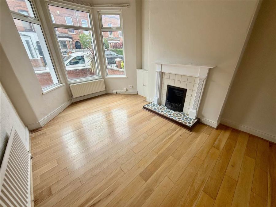 260 Ravenhill Avenue